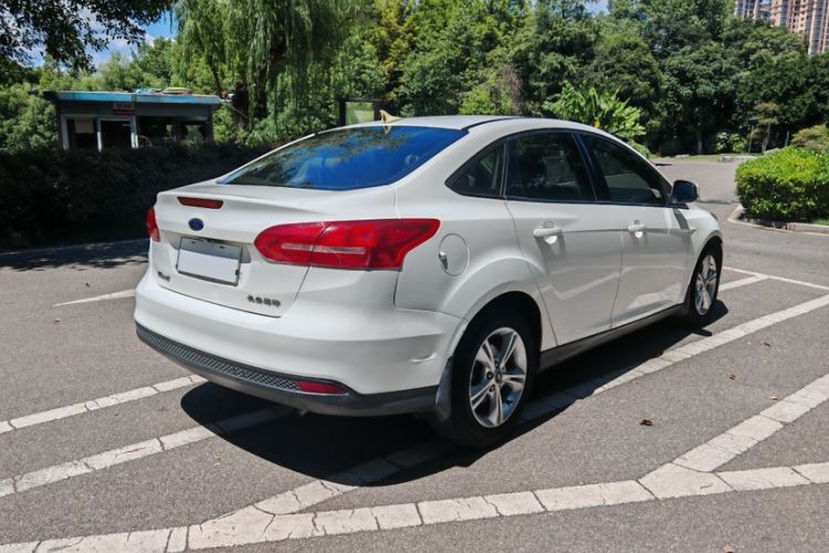Used Ford Focus 2018 Sedan Classic 1.6L Automatic Comfort Plus Smart Drive Version