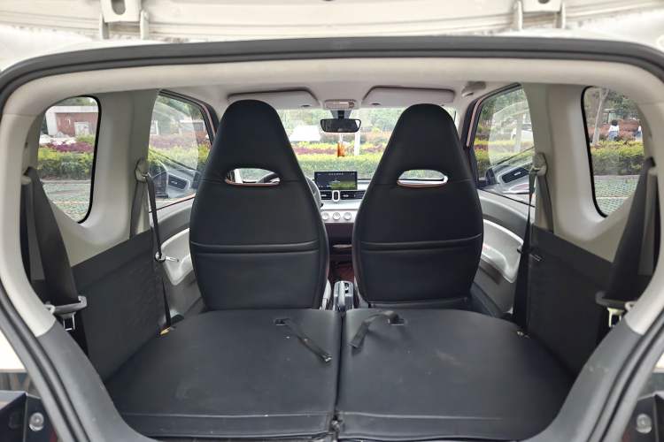 Used Wuling Hongguang MINIEV 2022 Macaron Premium Model – Lithium Iron Phosphate Trunk