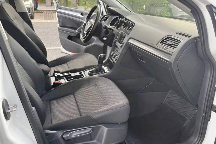 Used Volkswagen Golf 2017 230TSI Automatic Comfort Edition – Celebrating Milestone of One Million Units
