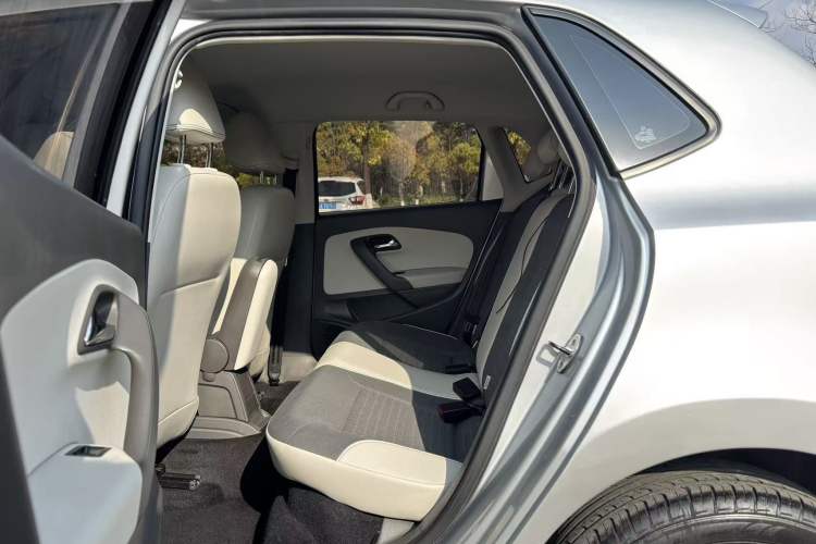 Used Volkswagen Polo 2014 1.6L Automatic Comfort Edition
