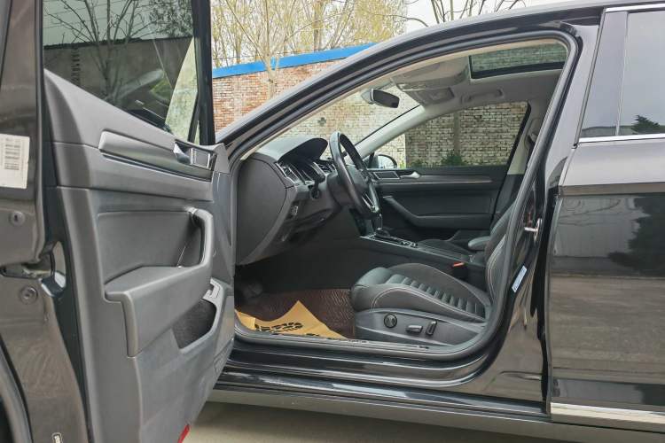 Used Volkswagen Magotan 2020 330TSI DSG Leading Model Interior 3