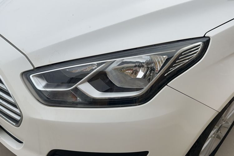 Used Ford Escort 2019 Facelifted 1.5L Automatic ZhiXiang Version (Tire Pressure Monitoring) China V Standard