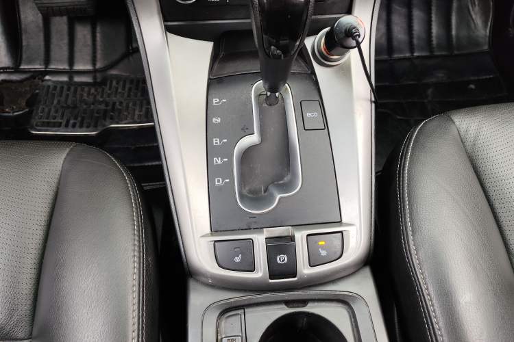 Used Chevrolet Captiva 2015 2.4L 4x4 Flagship Edition 7-Seater