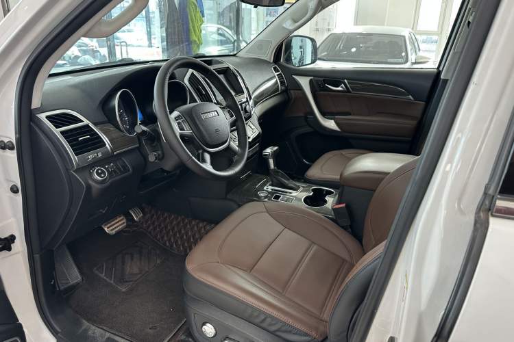 Used Haval H9 2016 2.0T Four-Wheel Drive Elite Version 5 Seats
