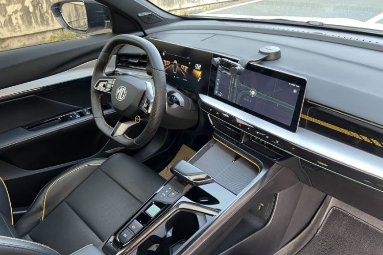 Used MG 5 Scorpio 2022 1.5T Trophy Sport Luxurious Edition