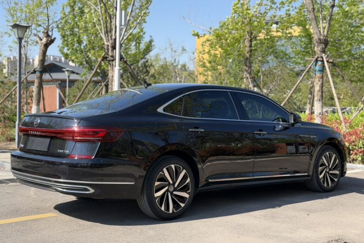 Used Volkswagen Passat 2023 Facelift 330TSI Luxury Edition