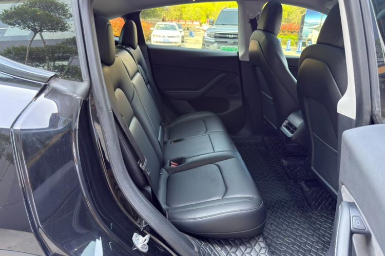 Used Tesla Model Y 2022 Rear-Wheel-Drive Version Interior 8