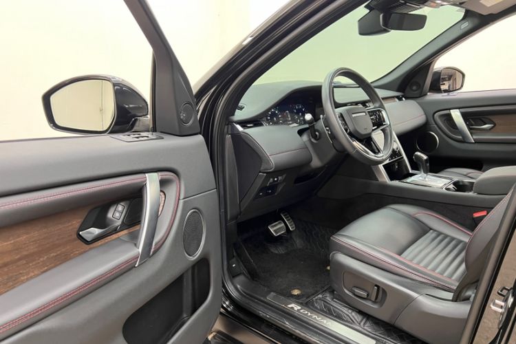 Used Land Rover Discovery Sport 2021 249 PS R-Dynamic S Performance Edition Interior 8