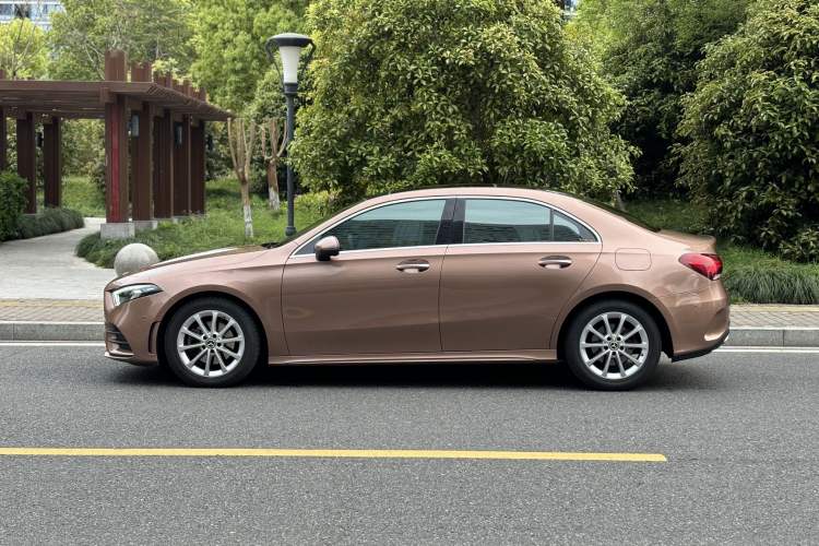 Used Mercedes-Benz A-Class 2020 Restyled A 200 L Sport Sedan Fashion Version Exterior 6