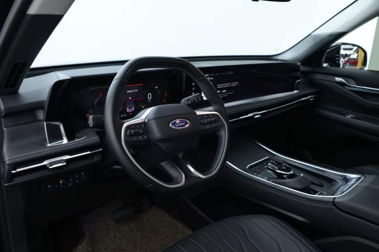 Used Ford Edge 2025 Escape L 2.0T EcoBoost Two-Wheel Drive 7-Seater Luxury Model