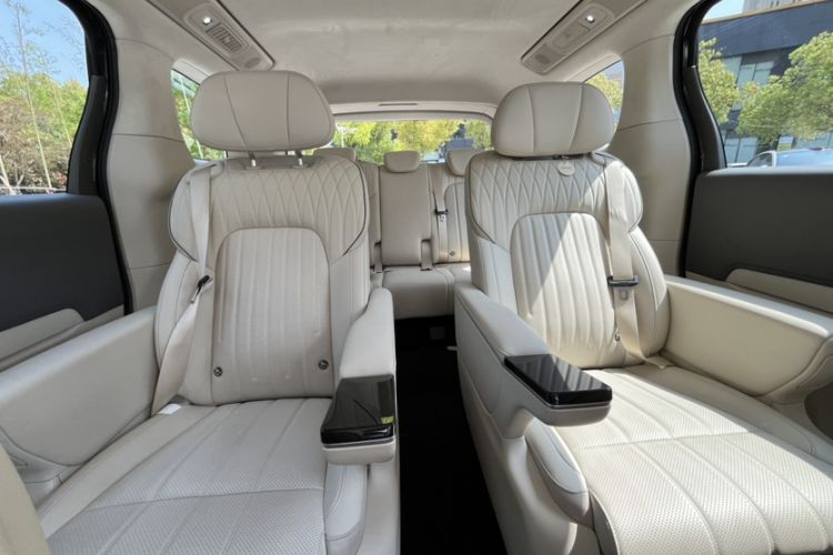 Used VOYAH Dream 2025 PHEV Four-Wheel-Drive Flagship Kunpeng Edition Interior 2