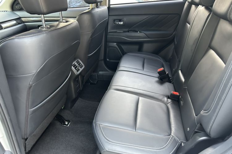 Used Mitsubishi Outlander 2019 2.0L Two-Wheel Drive Comfort Edition 5 Seats China VI Standard
