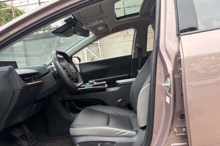 Used Toyota bZ3 2023 616 km Long-Range Premium