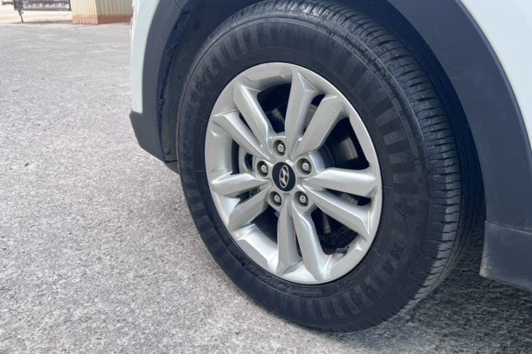 Used Hyundai ix25 2015 1.6L Automatic Two-Wheel Drive Fashionable GS Model Exterior 8