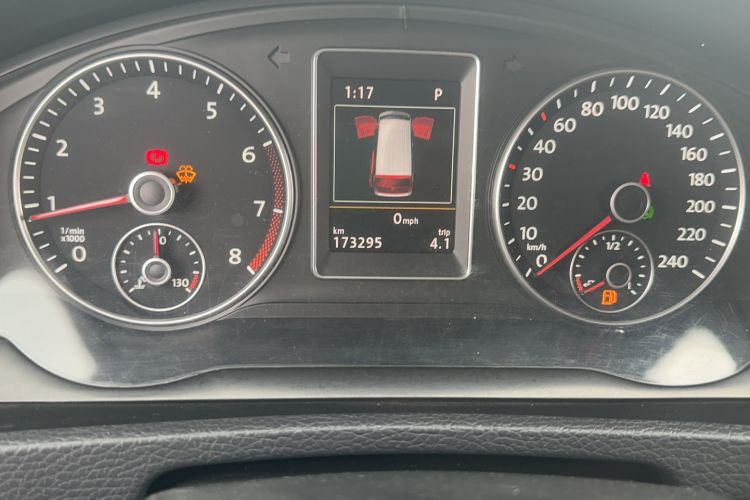 Used Volkswagen Multivan 2012 2.0 TSI Two-Wheel-Drive Luxury Edition