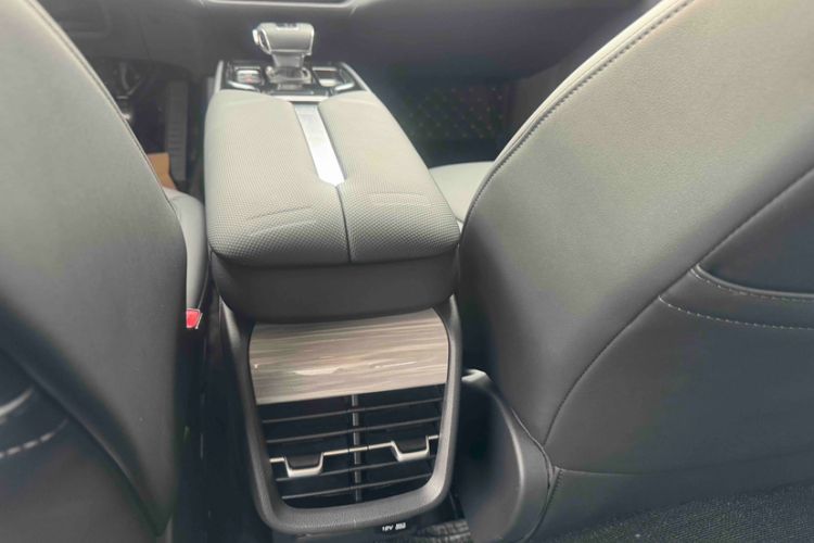 Used Hongqi E-QM5 2024 560km PLUS Interior 7