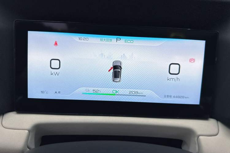 Used BYD Yuan UP 2024 401KM Beyond Edition Odometer Close Up