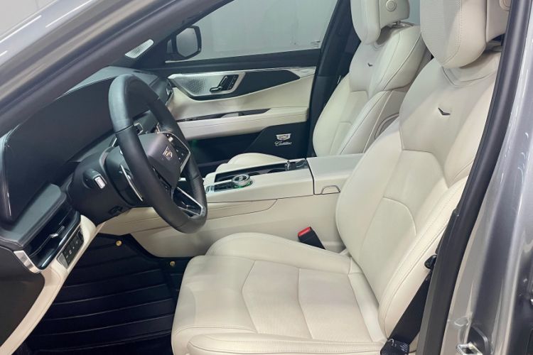 Used Cadillac CT6 2023 28T Luxury Version Interior 8