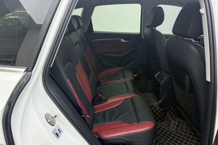 Used Audi Q5 2017 Plus 40 TFSI Comfort Model Interior 6