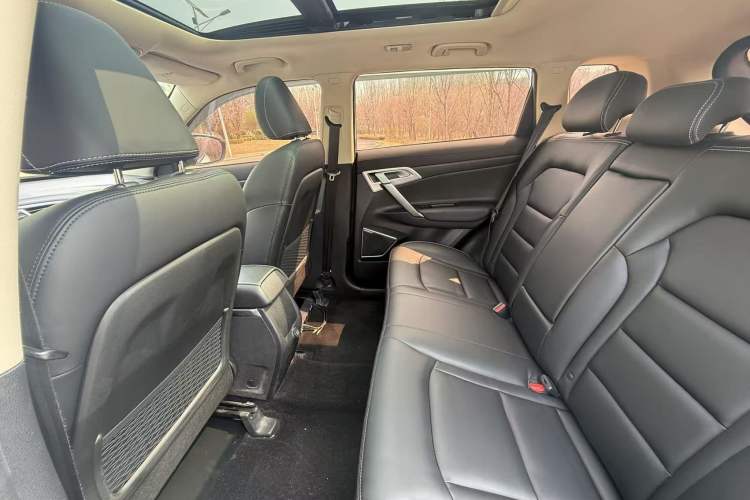 Used Geely Auto Emgrand X7 Sport 2016 2.0L Manual Smart Connect Version Interior 9