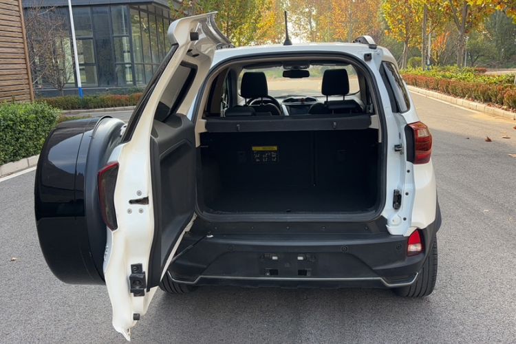 Used BYD Yuan New Energy 2018 EV360 Smart Connected Cool Model Trunk