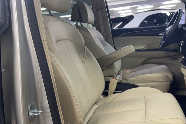 Used Buick GL8 2023 ES Lu Zun Deluxe Model Right Front Seat