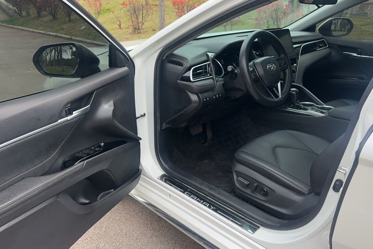 Used Toyota Camry 2023 2.0G Luxury Edition Driver Seat