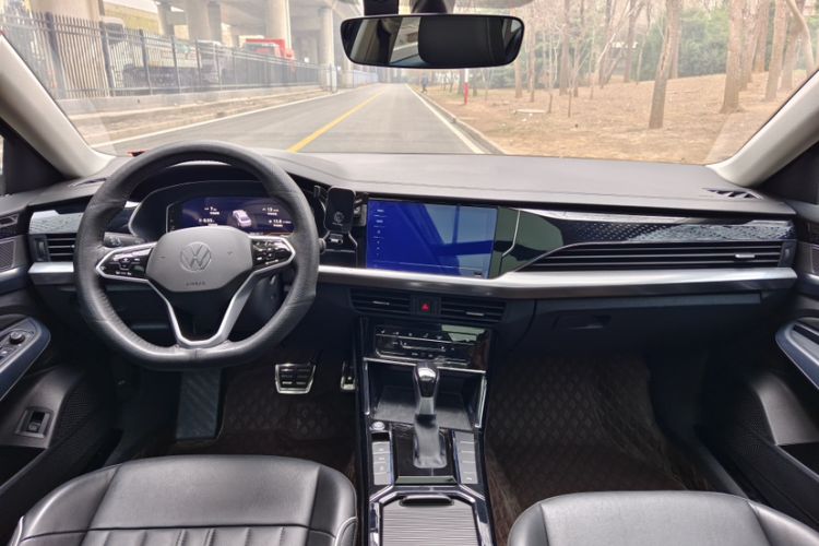 Used Volkswagen Passat 2023 Revised 330TSI Elite Edition
