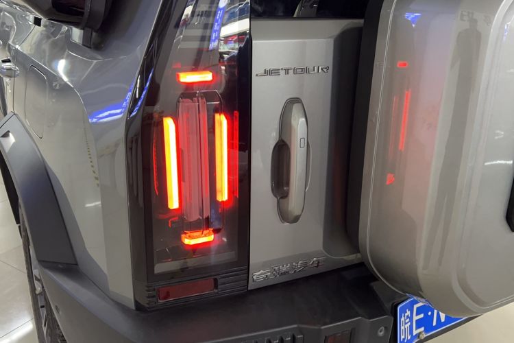 Used JETOUR Traveler 2023 2.0T All-Wheel Drive CrossPRO+ Exterior 10