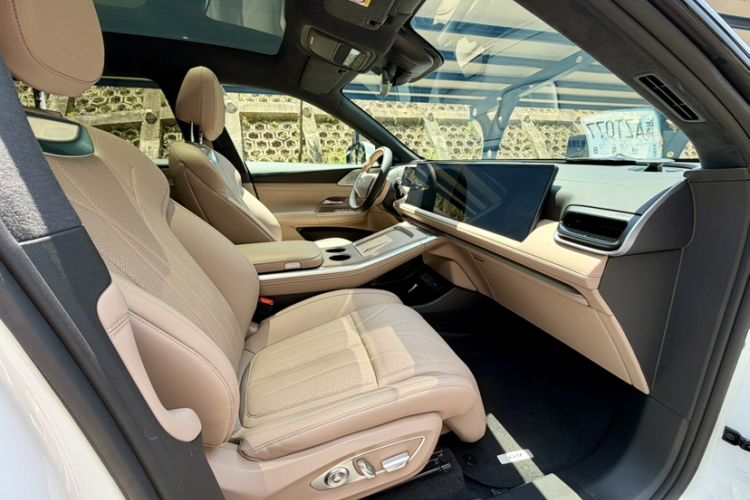 Used XPeng G9 2025 625 Long-Range Max Right Front Seat