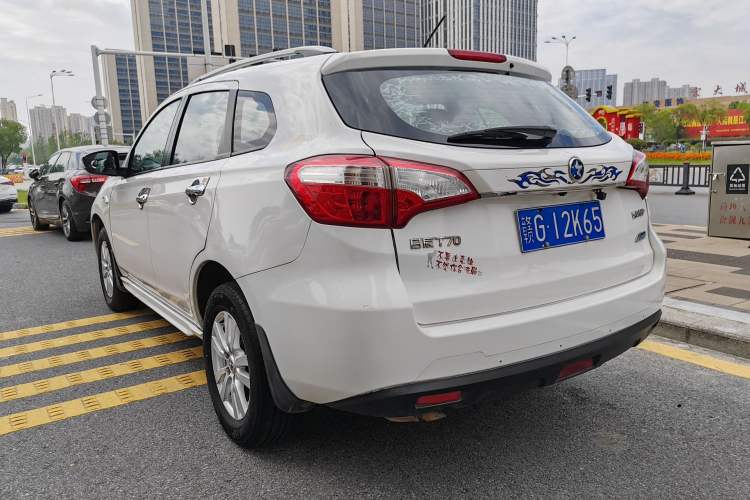 Used Venucia T70 2015 2.0L CVT Smart Edition