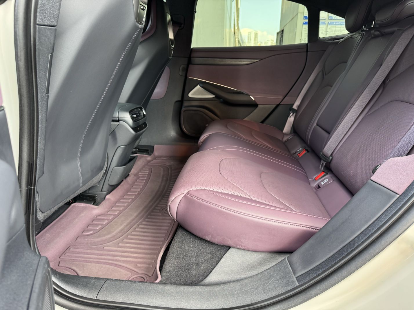 Xiaomi Auto SU7 2024 Rear-Drive Ultra-Long Range Advanced Pro-Level Intelligent Driving Version — снимка 20