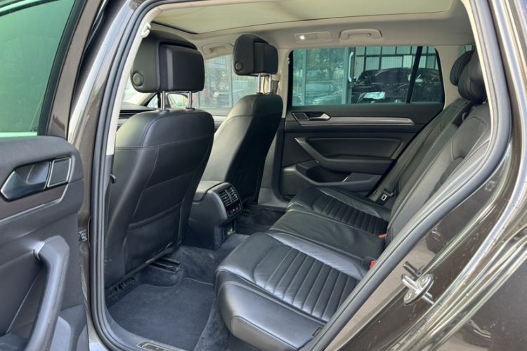 Used Volkswagen Variant 2017 380TSI Four-Wheel Drive Longitudinal Version
