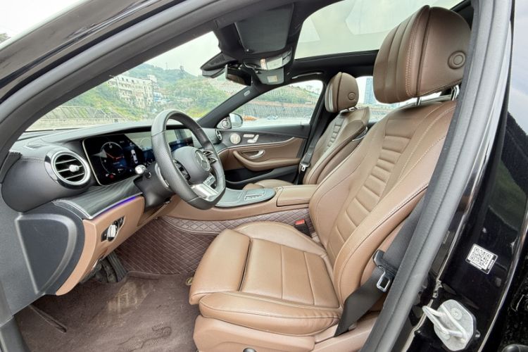 Used Mercedes-Benz E-Class 2022 Second Facelift E 300 L Sporty and Stylish Edition Interior 2