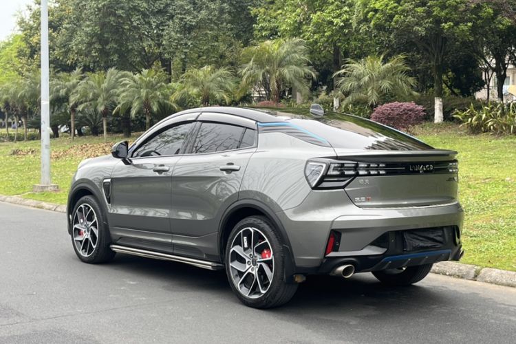 Used Lynk & Co 05 2020 2.0TD Two-Wheel Drive Shine Halo