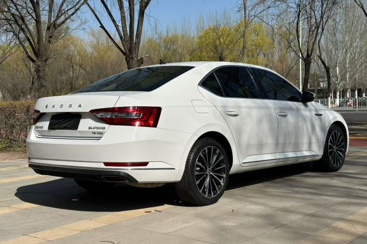 Used Skoda Superb 2018 TSI330 DSG Luxury Edition China VI Standard Exterior 4