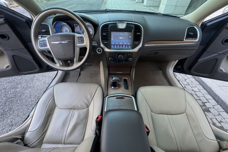 Used Chrysler 300C 2014 3.0L Excellence Edition