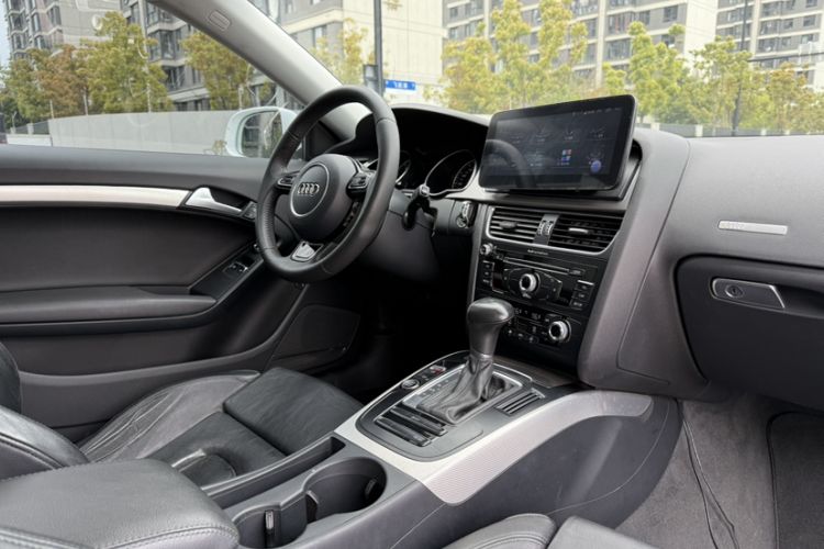 Used Audi A5 2014 Coupe 45 TFSI Interior 12