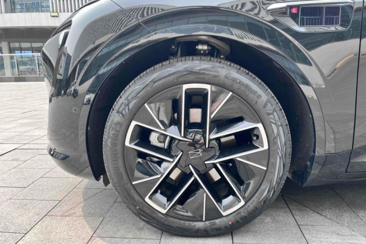 Used Avatr 11 2025 Ultra Extended-Range Edition
