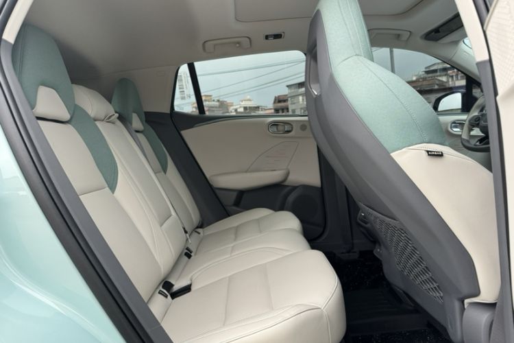 Used Lynk & Co 06 EM-P 2023 EM-P 126 Long-Range Halo Interior 5