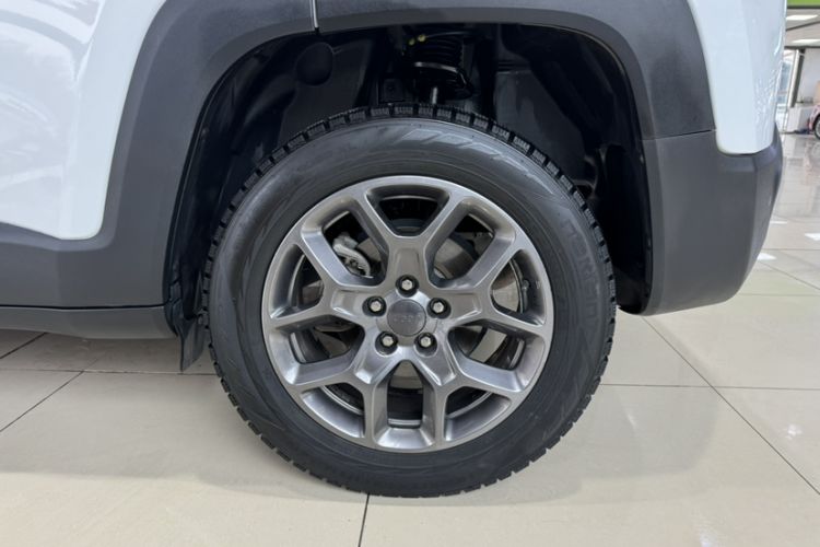 Used Jeep Renegade 2018 Connected Large Screen Version 180TS Automatic Kinetic Edition+ Exterior 4