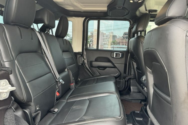 Used Jeep Wrangler New Energy 2021 Four-Door 2.0T 4xe Sahara Interior 3