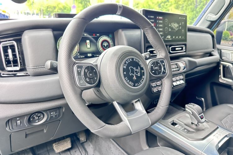 Used 212 T01 2025 2.0T Changfeng Interior 8