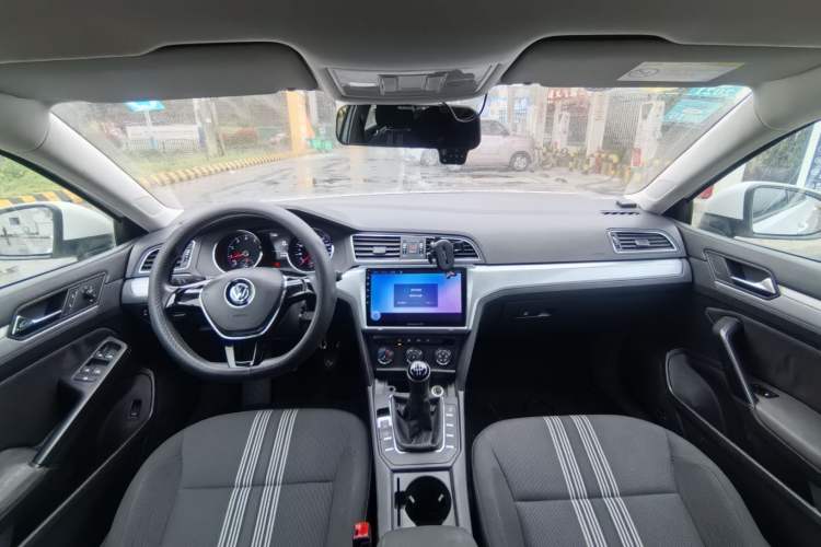 Used Volkswagen Lamando 2015 230TSI Manual Trend Edition
