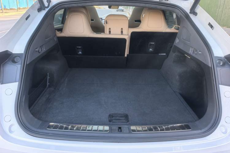 Used Hima Luxeed R7 2024 All-Electric 736 km Ultra
