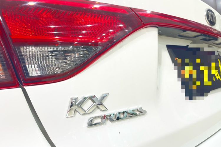 Used Kia KX Cross 2017 1.4L MT GLS
