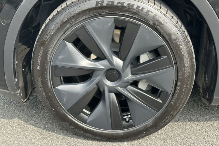 Used Tesla Model Y 2023 Rear-Wheel-Drive Version