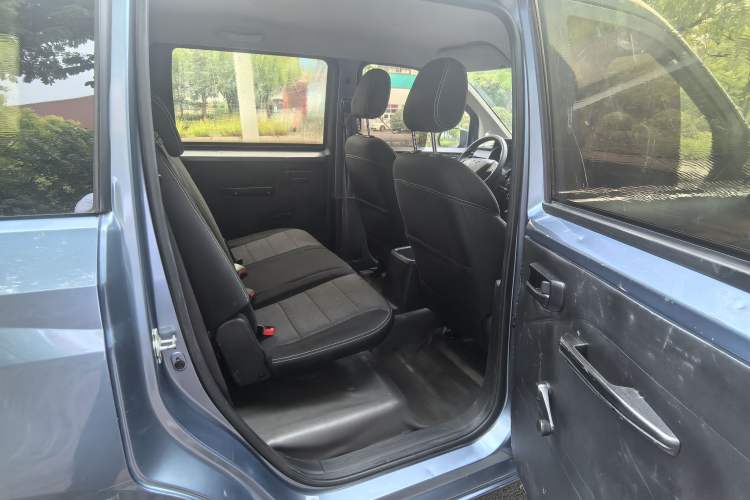 Used Wuling Hongguang PLUS 2020 1.5L Manual Standard Edition 5 Seats