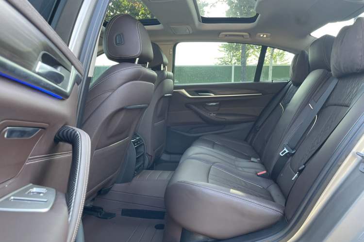 Used BMW 5 Series New Energy 2020 Mileage Upgrade Version 530Le Luxury Package