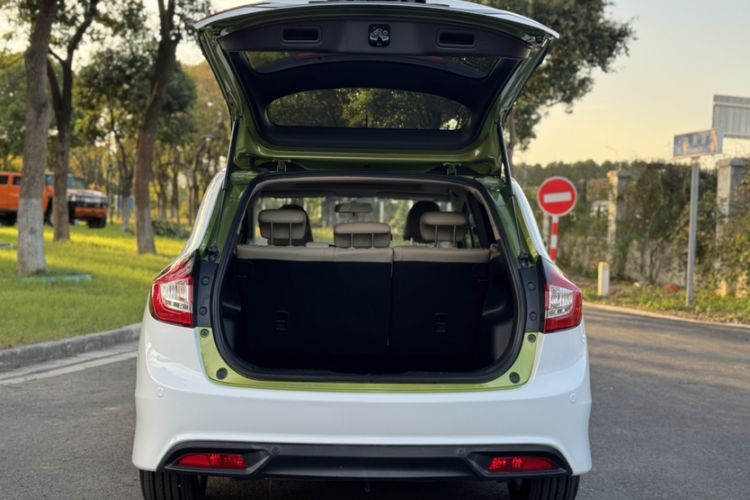 Used Honda Jade 2016 1.8L Automatic Comfort Elite Version 5 Seats Exterior 12